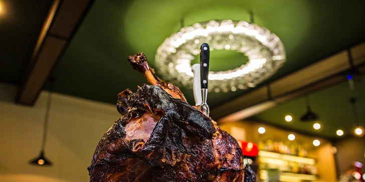 Obří 8 nebo 15kilová pečená uzená kýta pro partu