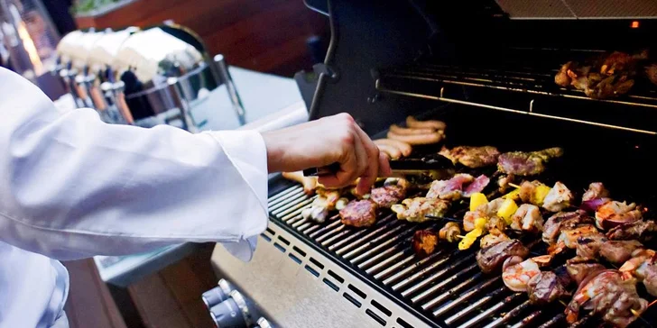 Zahradní grilování v Le Grill – neomezená konzumace pro 2 osoby