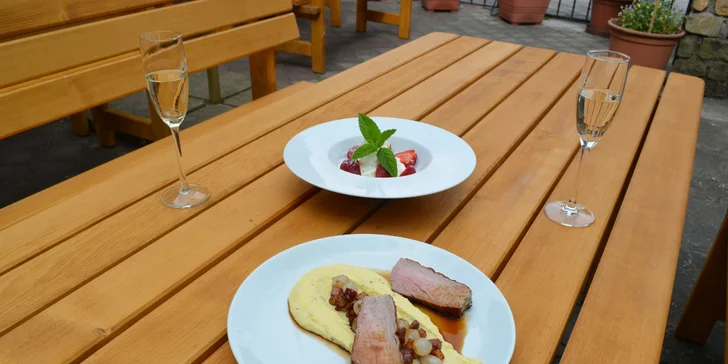 Delikátní 3chodové menu s přípitkem a letním dezertem