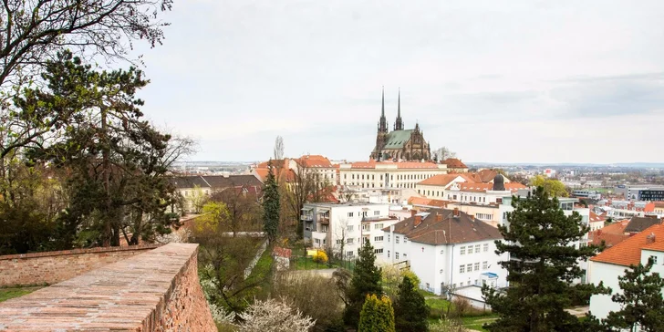 Hádanky skryté v ulicích města: outdoorová únikovka až pro 5 hráčů