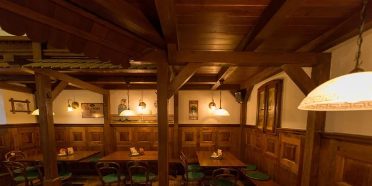 Parádní hostina v lázeňském centru: Švejkův burger a hranolky s pivkem