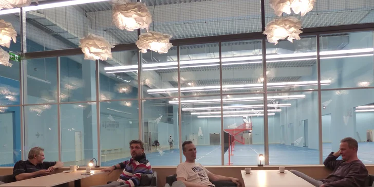 Zahrajte si badminton: Jednorázový vstup i přenosná letní permanentka