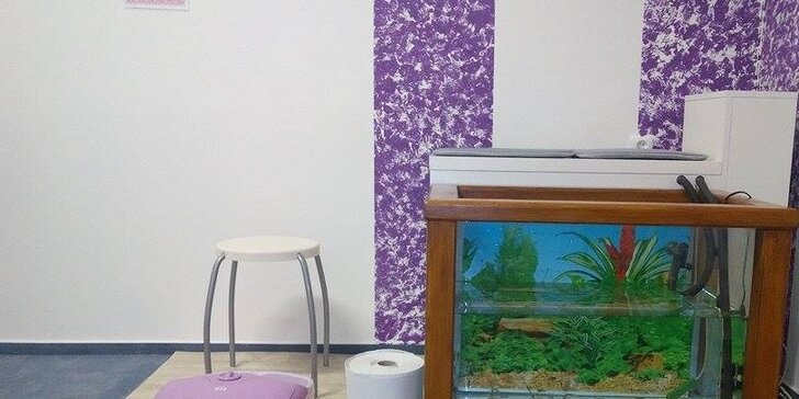 Ozdravná koupel nohou s rybičkami Garra Rufa a bublinková lázeň