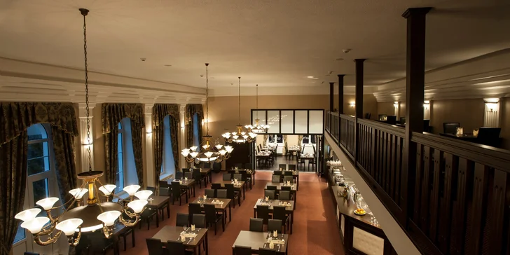 V restauraci vás čeká tříchodové menu pro dva s dlouze taženými hovězími líčky.