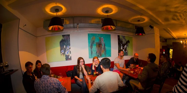Po stopách obrů - jeden nebo dva 320g Club sendviče s domácími hranolky