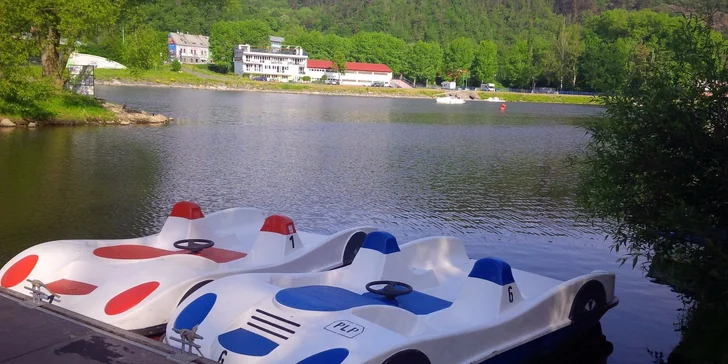 1 nebo 3 hodiny vodní zábavy: Šlapadlo pro 6 vč. občerstvení na palubě