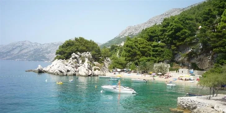 7 nocí v živém chorvatském letovisku Baška Voda vč. polopenze