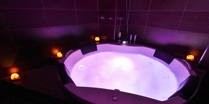 90 minut relaxace a romantiky v bublinkách Amorovy vířivky pro dva