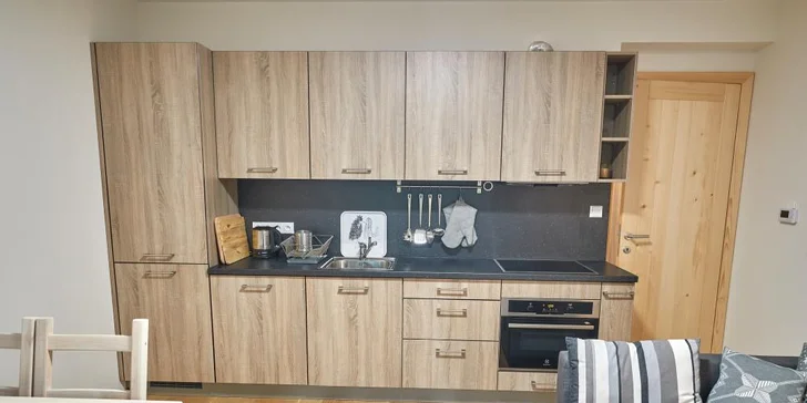 V ceně ubytování není zahrnutý závěrečný poplatek za úklid apartmánu (1000 Kč).