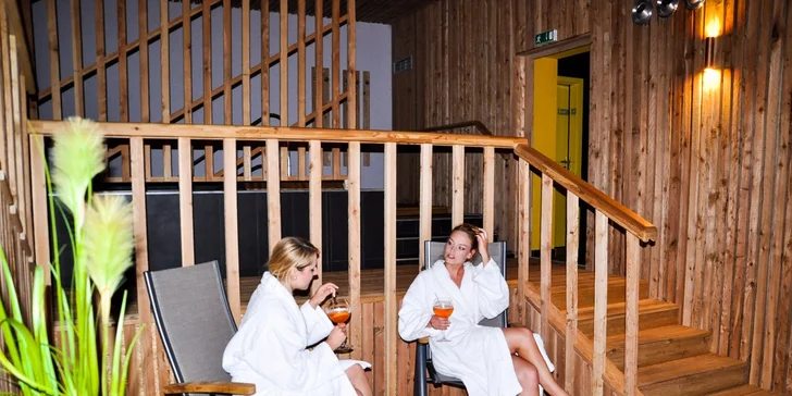 Privátní sauna s vířivkou a lahví prosecca pro dvě osoby