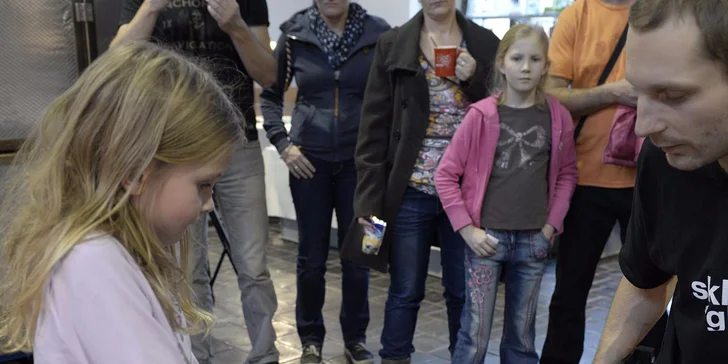 Vyzkoušejte si práci skláře a vytvarujte si vlastní skleněnou květinu