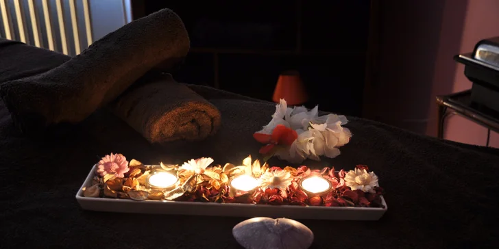 Hodina božské relaxace jen pro vás dva: havajská párová masáž Lomi Lomi