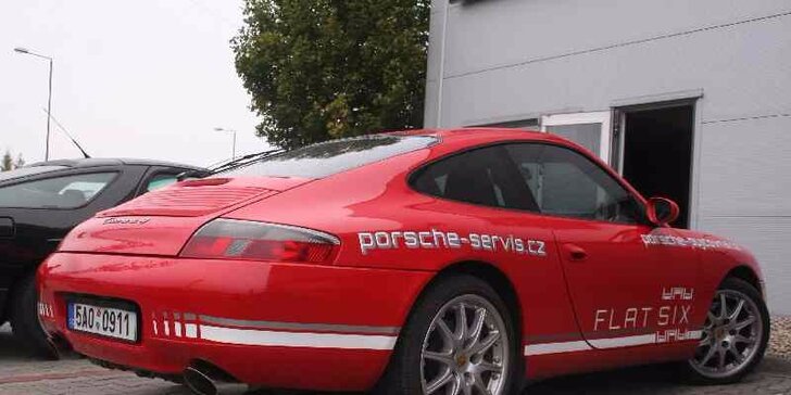 Sešlápněte plyn a prožeňte legendu mezi sporťáky Porsche 911 Carrera 4