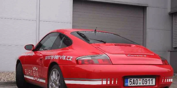 Sešlápněte plyn a prožeňte legendu mezi sporťáky Porsche 911 Carrera 4
