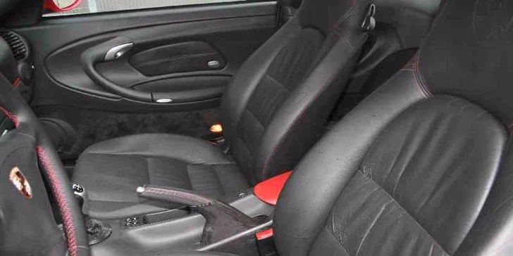 Sešlápněte plyn a prožeňte legendu mezi sporťáky Porsche 911 Carrera 4