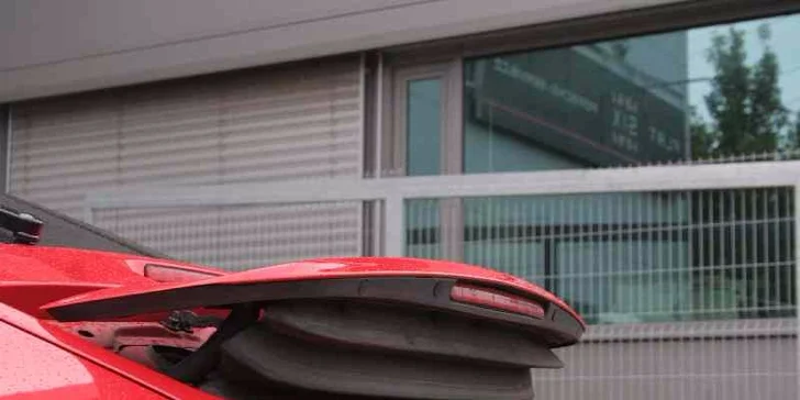 Sešlápněte plyn a prožeňte legendu mezi sporťáky Porsche 911 Carrera 4