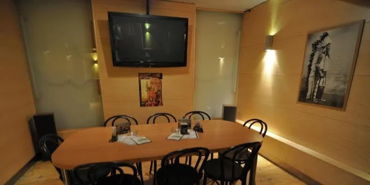 Letní osvěžení: 3 nebo 5 piv Bernard ve stylovém baru Indián