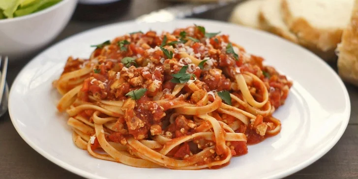 Italské menu pro dva složené z domácích těstovin a parádního dezertu