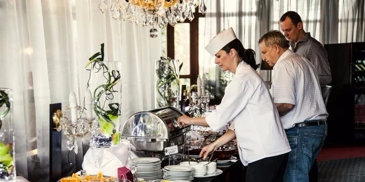 Luxusní třídenní relaxační pobyt s polopenzí a balíčkem wellness služeb pro dva