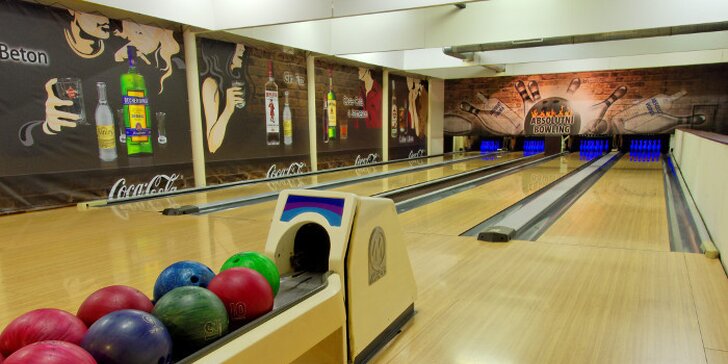 Hodina bowlingu + kulečník či ping-pong až pro 10 osob