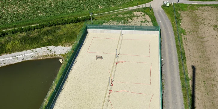 Hodinka plážového volejbalu pro 4-6 kamarádů v Kaprodromu