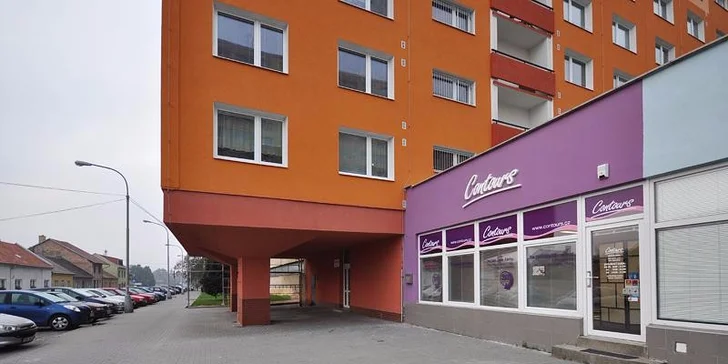 Neomezená měsíční permanentka do dámského fitka Contours