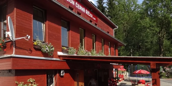 Letní prázdniny v Jizerských horách: 3–4 dny s polopenzí a lahví vína