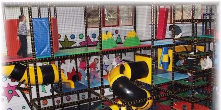 Vesmírná zábava: Celodenní vstup do rodinného parku pro dítě od 2 let