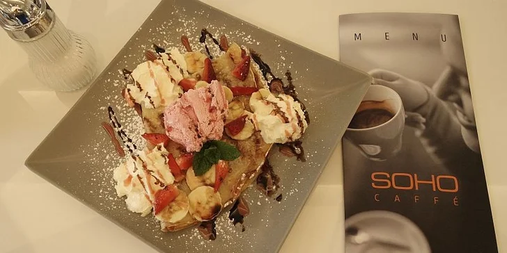 Dvě vynikající palačinky v SOHO Caffé se zdobením podle vašeho gusta