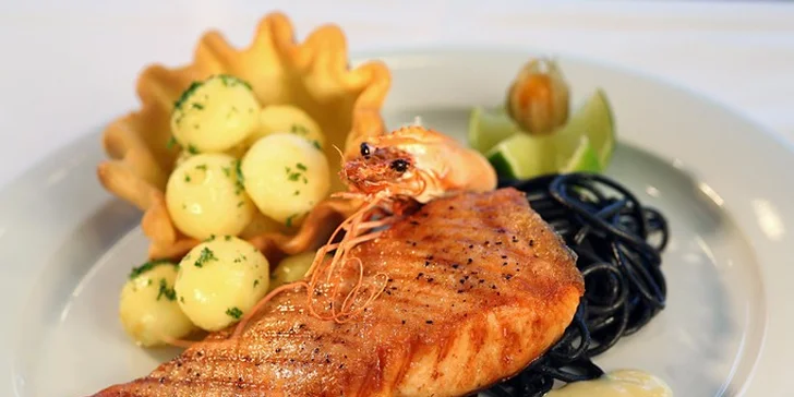Cokoliv z jídelního lístku hotelové restaurace Fontána v hodnotě 500 Kč