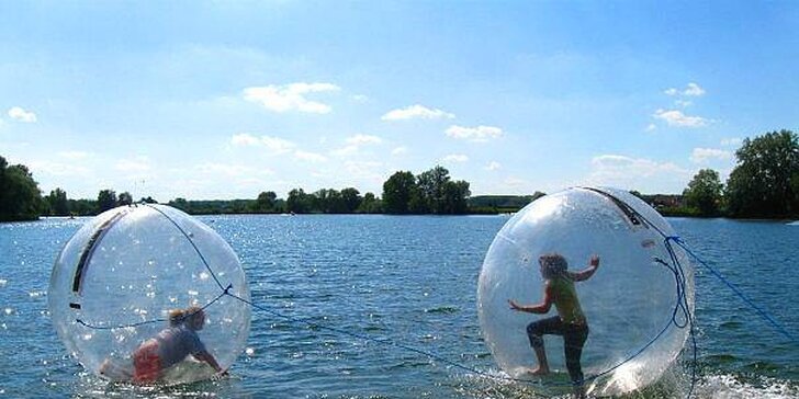 Jezerní dovádění - zapůjčení paddleboardu nebo aquazorbingové koule