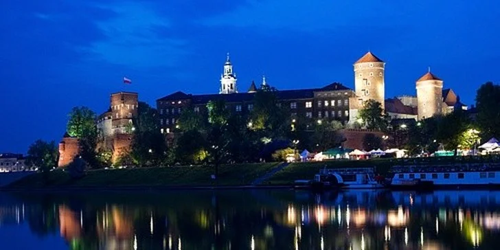 Celodenní poznávací zájezd do Osvětimi. Připomínka zločinů 2. světové války, prohlídka koncentračního tábora i návštěva Krakowa.