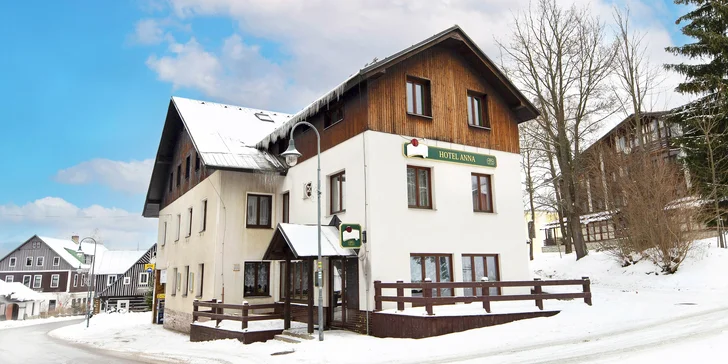 Pobyt v hotelu v centru Harrachova vč. polopenze i speciální silvestrovská varianta