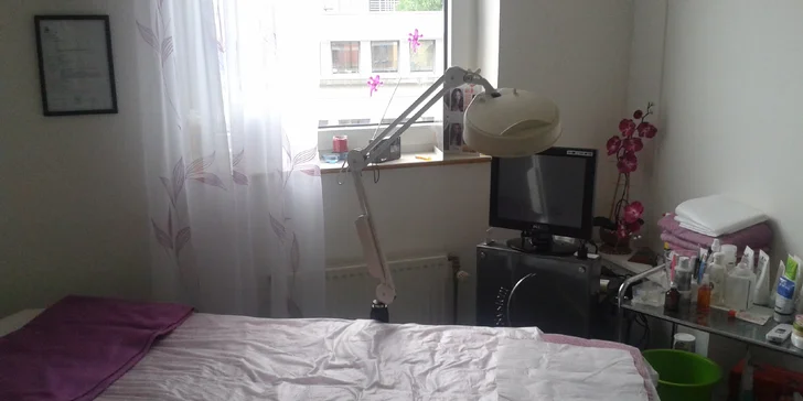 Péče o tělo ultrazvukovou liposukcí, zábalem, lymfodrenáží a masáží obličeje