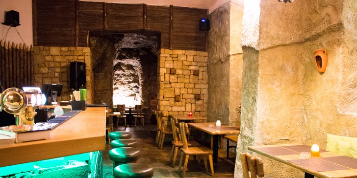 Balkánské menu pro 2: zelenina, pljeskavica, pečeně a jiné dobroty