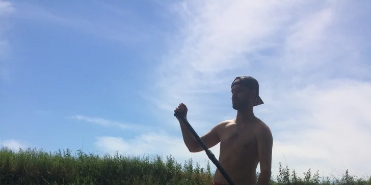Vodní dobrodružství: Sjíždění řeky Opavy na paddleboardu