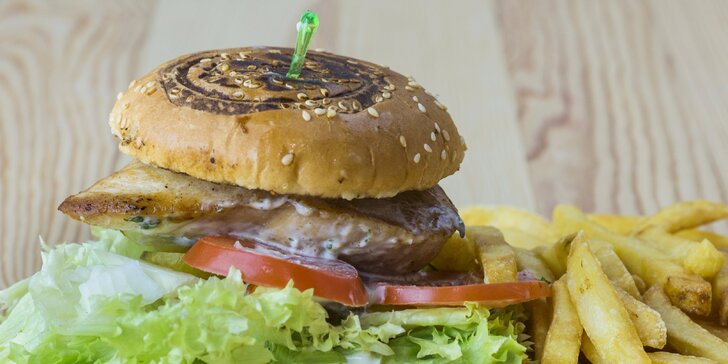 Dva našlapané burgery dle výběru – s domácí limčou nebo bez