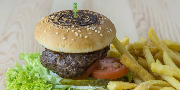 Dva našlapané burgery dle výběru – s domácí limčou nebo bez