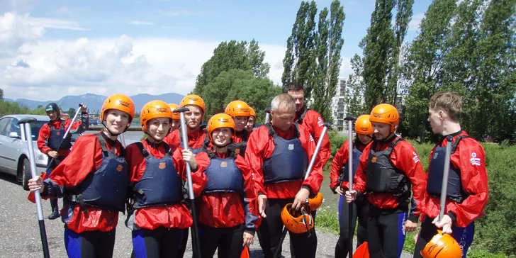 Vzrušující rafting na slovenské řece Váh - zdolejte kanál vítězů