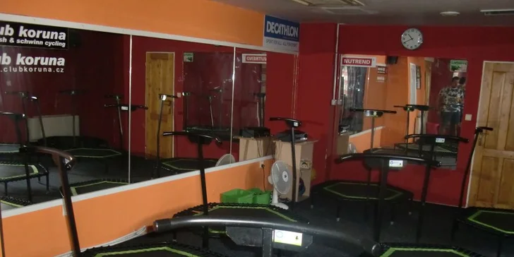 Vyskočte až do oblak - 1 nebo 6 lekcí zábavného jumpingu pro skvělou postavu