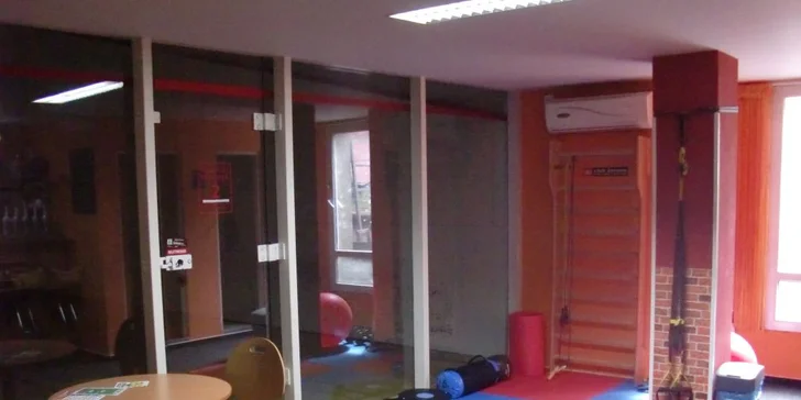 Pronájem squashového kurtu: Jedna hodina nebo permice na šest vstupů