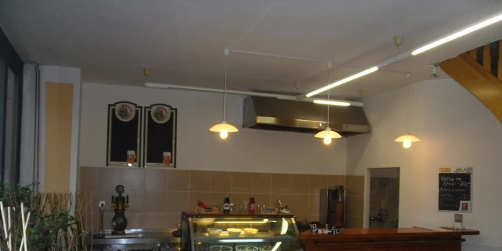 Kebab menu s talířem plným dobrot, mojitem i kávou a dezertem pro 2