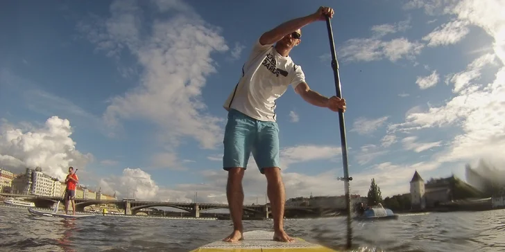 Hodinové jízdy na paddleboardu v centru Prahy
