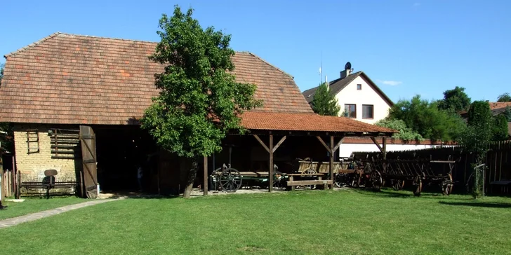 Relax pro dva s polopenzí, vstupy na Čachtický hrad i pohoštění na Selském dvoře