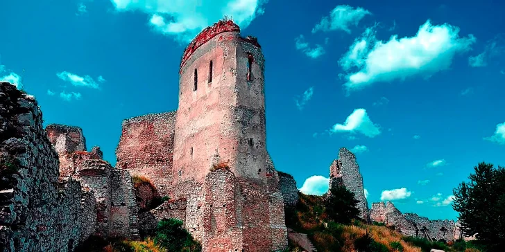 Relax pro dva s polopenzí, vstupy na Čachtický hrad i pohoštění na Selském dvoře