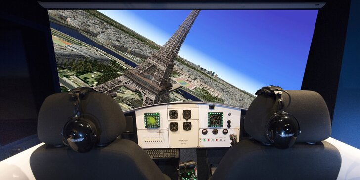 V oblacích a s nohama na zemi: 30 nebo 60 minut na leteckém simulátoru