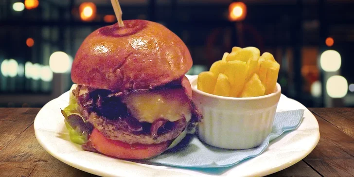 Jeden nebo dva fantasticky poskládané burgery z hovězího Black Angus
