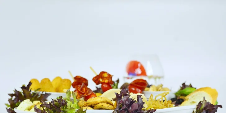 Královské španělské tapas - 1200gramová hostina pro bandu přátel