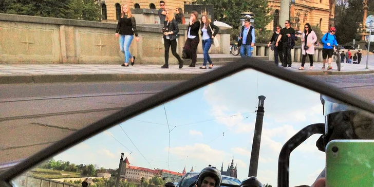 Za volantem motorové tříkolky: Až 2hodinová jízda Prahou v nadupaném vozítku
