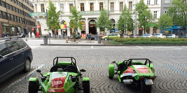 Za volantem motorové tříkolky: Až 2hodinová jízda Prahou v nadupaném vozítku